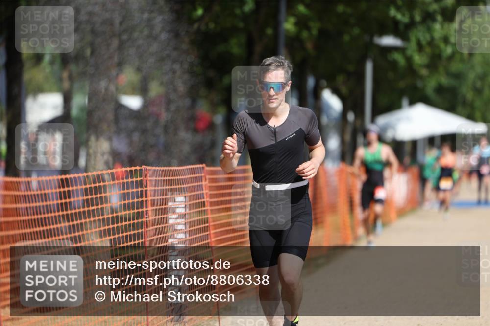 07.09.2025 - 19. Norderstedt Triathlon Michael Strokosch http://msf.ph/oto/8806338 07.09.2025 12:09:33 Laufen 859, 1383 meine-sportfotos.de
