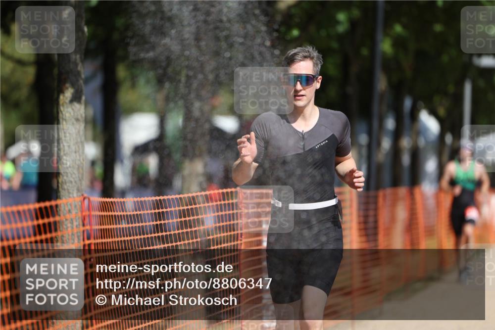 07.09.2025 - 19. Norderstedt Triathlon Michael Strokosch http://msf.ph/oto/8806347 07.09.2025 12:09:34 Laufen 859, 1383 meine-sportfotos.de