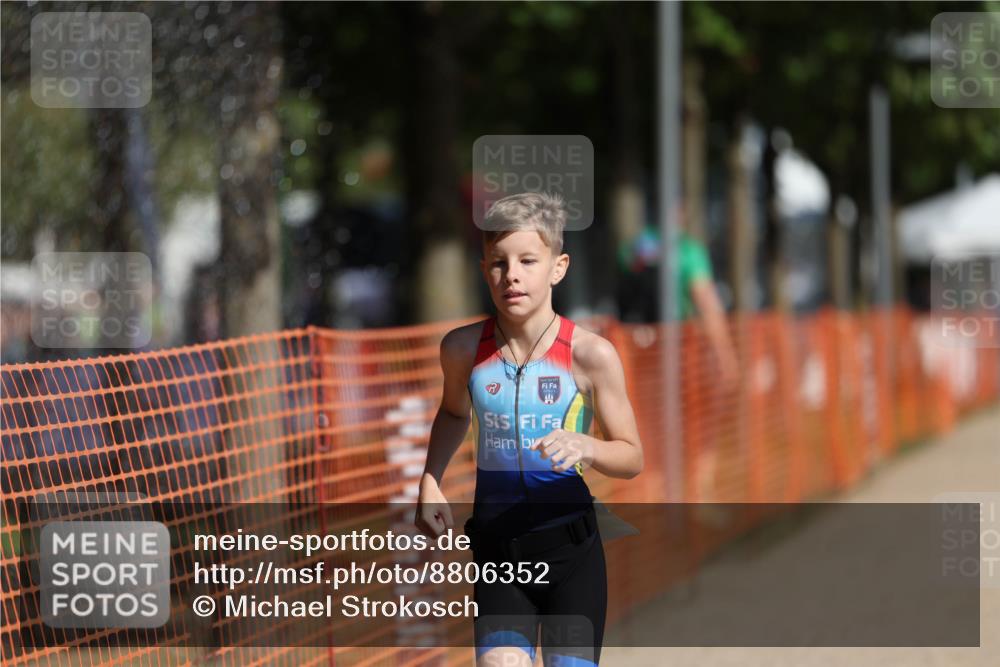07.09.2025 - 19. Norderstedt Triathlon Michael Strokosch http://msf.ph/oto/8806352 07.09.2025 11:15:08 Laufen 98 meine-sportfotos.de