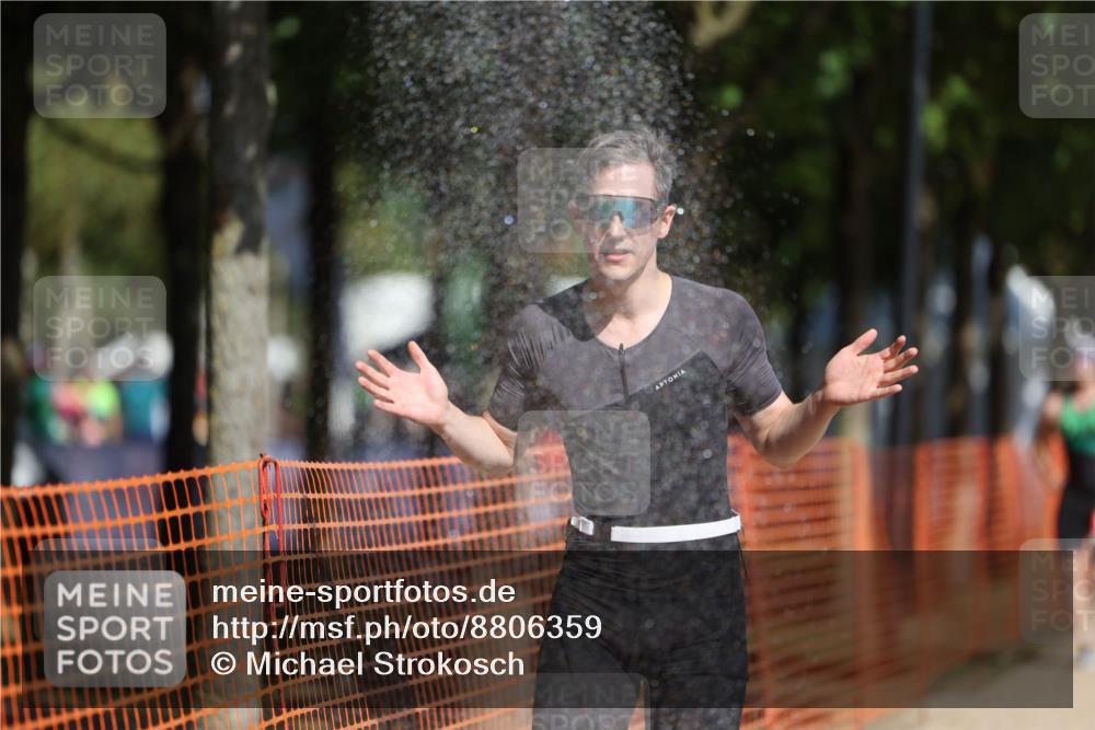 07.09.2025 - 19. Norderstedt Triathlon Michael Strokosch http://msf.ph/oto/8806359 07.09.2025 12:09:35 Laufen 859, 1383 meine-sportfotos.de