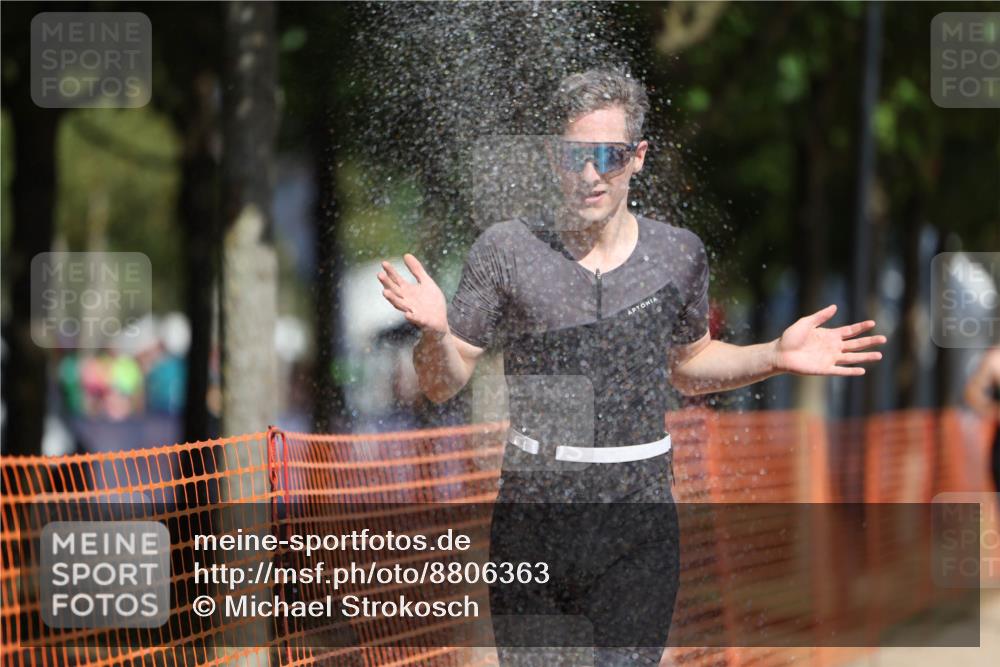 07.09.2025 - 19. Norderstedt Triathlon Michael Strokosch http://msf.ph/oto/8806363 07.09.2025 12:09:35 Laufen 859, 1383 meine-sportfotos.de