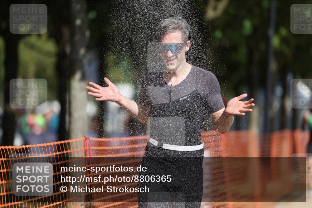 07.09.2025 - 19. Norderstedt Triathlon Michael Strokosch http://msf.ph/oto/8806365 07.09.2025 12:09:35 Laufen 859, 1383 meine-sportfotos.de