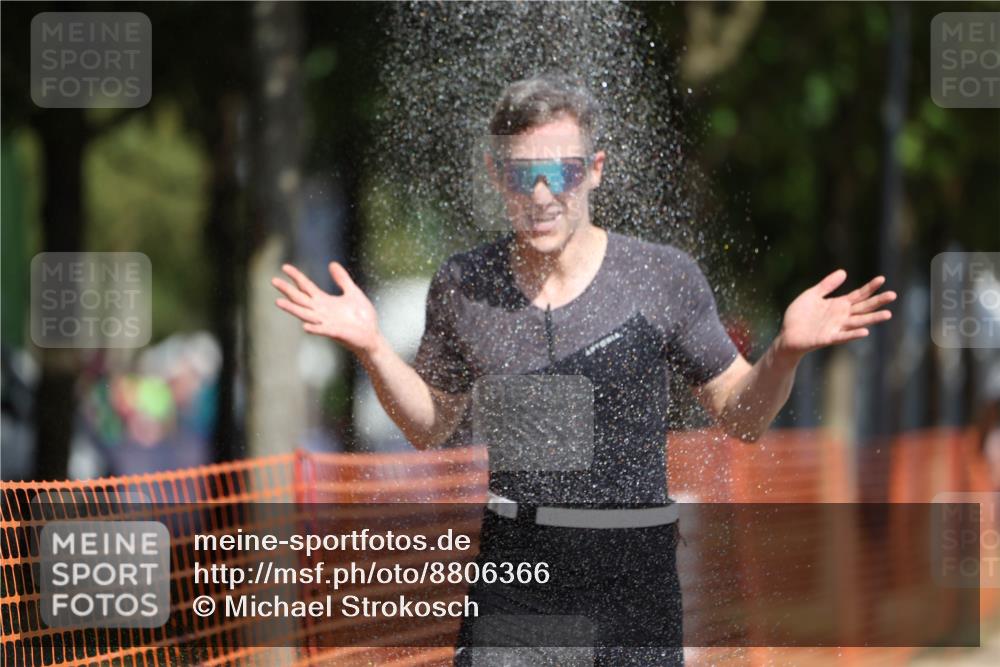 07.09.2025 - 19. Norderstedt Triathlon Michael Strokosch http://msf.ph/oto/8806366 07.09.2025 12:09:35 Laufen 859, 1383 meine-sportfotos.de