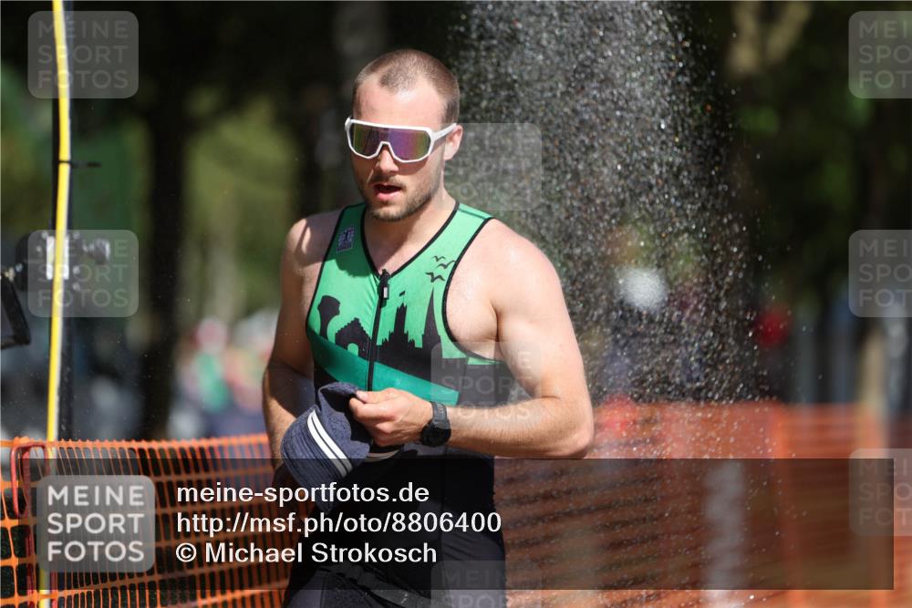 07.09.2025 - 19. Norderstedt Triathlon Michael Strokosch http://msf.ph/oto/8806400 07.09.2025 12:09:40 Laufen 1195, 1383 meine-sportfotos.de