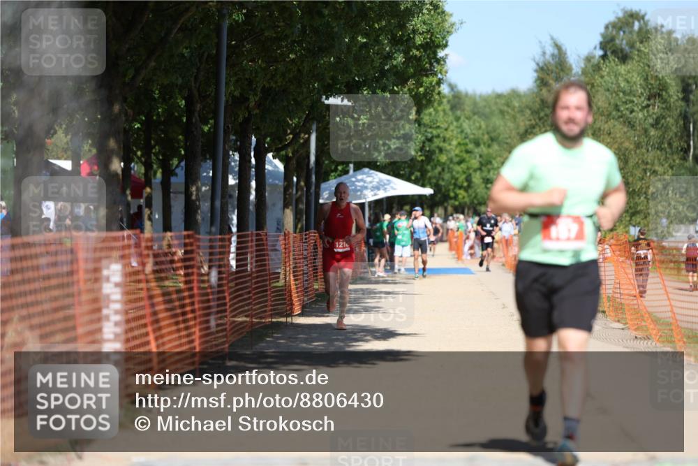 07.09.2025 - 19. Norderstedt Triathlon Michael Strokosch http://msf.ph/oto/8806430 07.09.2025 13:17:52 Laufen 157, 239, 1216 meine-sportfotos.de