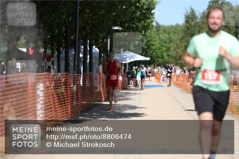 07.09.2025 - 19. Norderstedt Triathlon Michael Strokosch http://msf.ph/oto/8806474 07.09.2025 13:17:54 Laufen 157, 239, 1216 meine-sportfotos.de