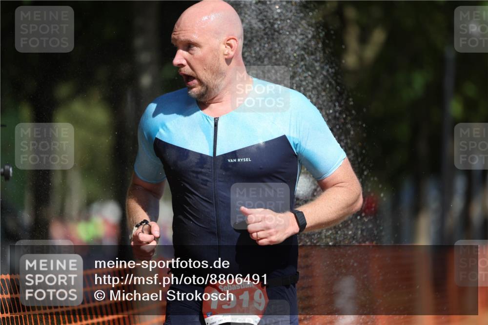07.09.2025 - 19. Norderstedt Triathlon Michael Strokosch http://msf.ph/oto/8806491 07.09.2025 12:09:54 Laufen 860, 1153, 1197, 1319 meine-sportfotos.de