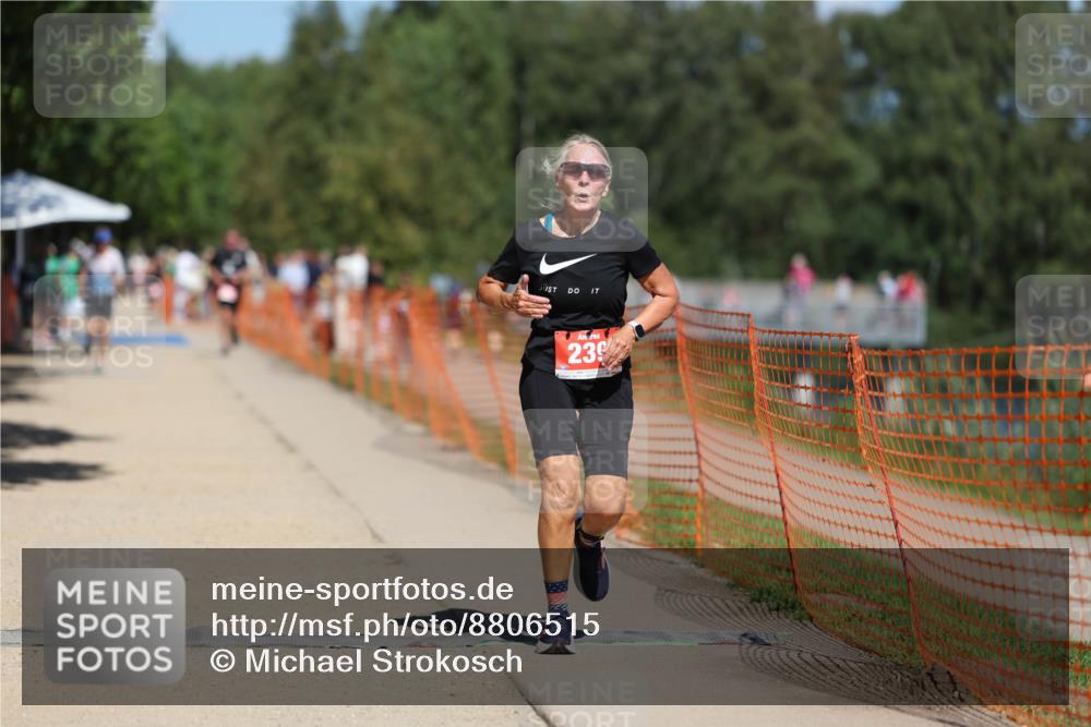 07.09.2025 - 19. Norderstedt Triathlon Michael Strokosch http://msf.ph/oto/8806515 07.09.2025 13:17:58 Laufen 239, 1216 meine-sportfotos.de