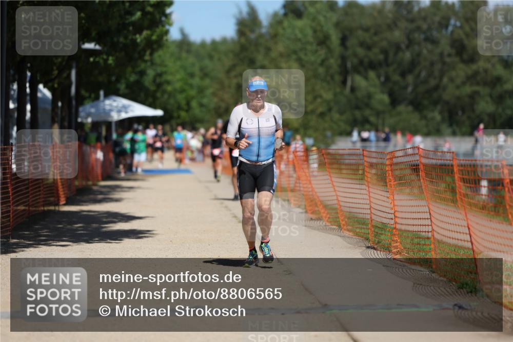 07.09.2025 - 19. Norderstedt Triathlon Michael Strokosch http://msf.ph/oto/8806565 07.09.2025 13:18:08 Laufen 241 meine-sportfotos.de