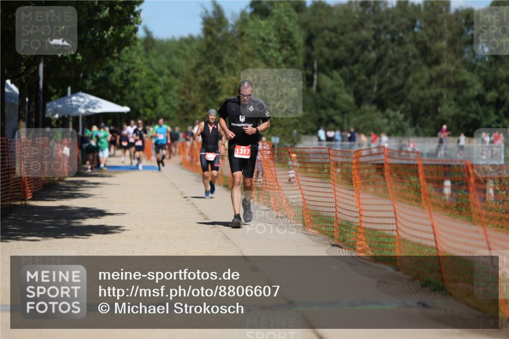 07.09.2025 - 19. Norderstedt Triathlon Michael Strokosch http://msf.ph/oto/8806607 07.09.2025 13:18:13 Laufen 241, 698, 1317 meine-sportfotos.de