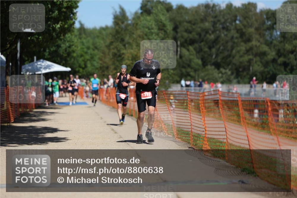 07.09.2025 - 19. Norderstedt Triathlon Michael Strokosch http://msf.ph/oto/8806638 07.09.2025 13:18:14 Laufen 241, 698, 1317 meine-sportfotos.de