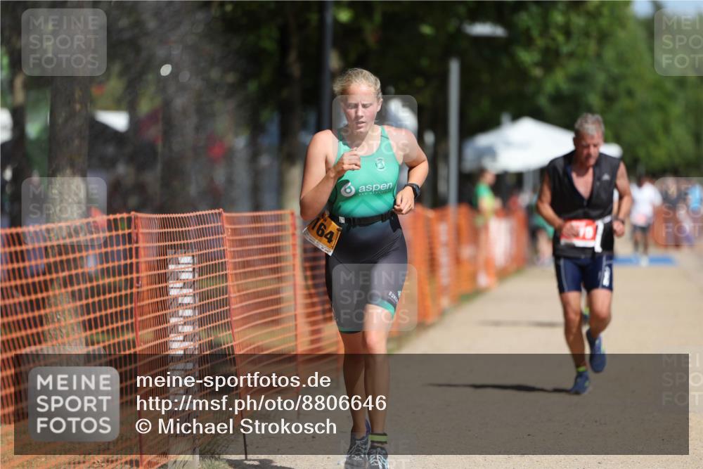 07.09.2025 - 19. Norderstedt Triathlon Michael Strokosch http://msf.ph/oto/8806646 07.09.2025 12:10:15 Laufen 826, 1164, 1279 meine-sportfotos.de
