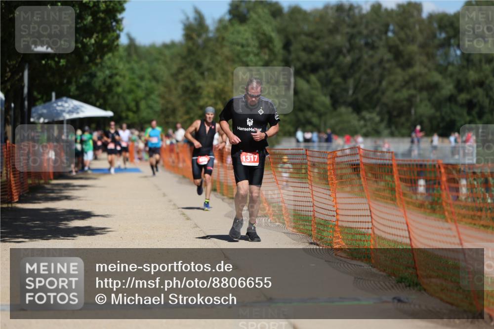 07.09.2025 - 19. Norderstedt Triathlon Michael Strokosch http://msf.ph/oto/8806655 07.09.2025 13:18:14 Laufen 241, 698, 1317 meine-sportfotos.de