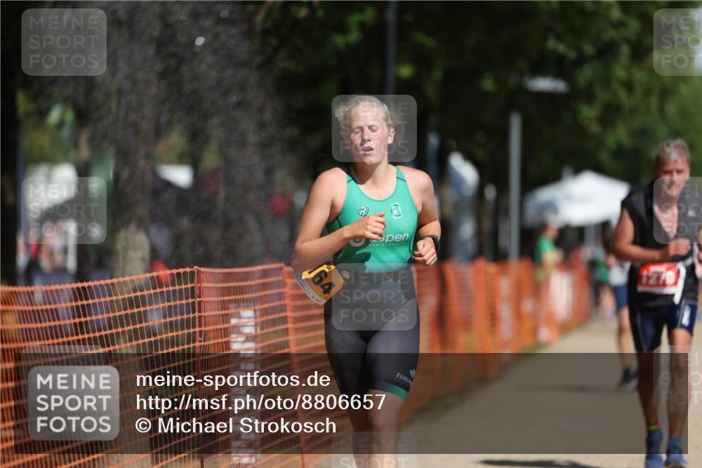 07.09.2025 - 19. Norderstedt Triathlon Michael Strokosch http://msf.ph/oto/8806657 07.09.2025 12:10:15 Laufen 826, 1164, 1279 meine-sportfotos.de