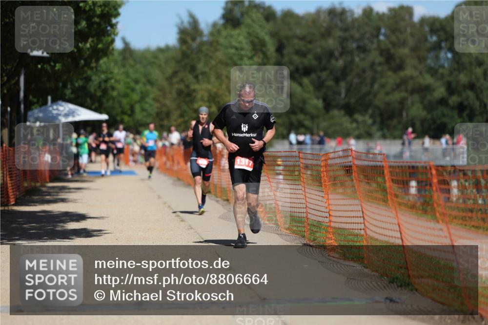 07.09.2025 - 19. Norderstedt Triathlon Michael Strokosch http://msf.ph/oto/8806664 07.09.2025 13:18:14 Laufen 241, 698, 1317 meine-sportfotos.de