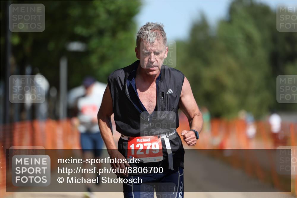 07.09.2025 - 19. Norderstedt Triathlon Michael Strokosch http://msf.ph/oto/8806700 07.09.2025 12:10:18 Laufen 826, 1164, 1279 meine-sportfotos.de