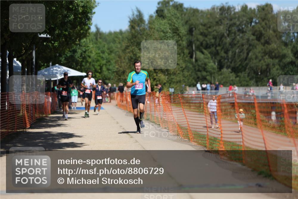07.09.2025 - 19. Norderstedt Triathlon Michael Strokosch http://msf.ph/oto/8806729 07.09.2025 13:18:22 Laufen 313, 698, 1317 meine-sportfotos.de