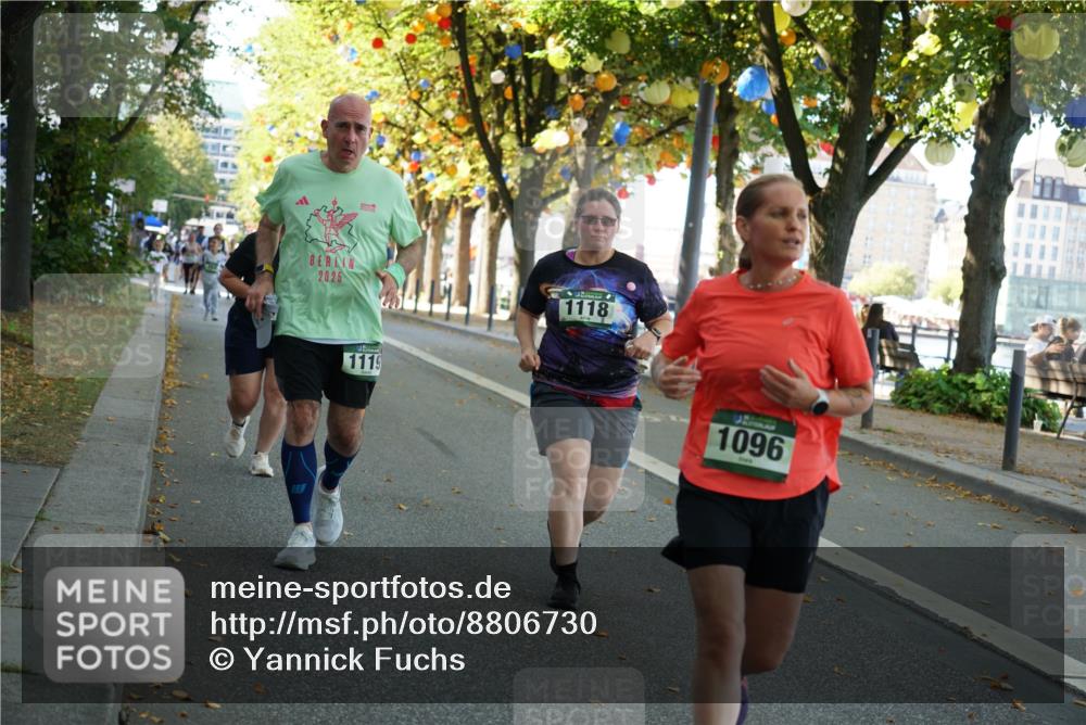 07.09.2025 - BARMER Alsterlauf Yannick Fuchs http://msf.ph/oto/8806730 07.09.2025 11:55:24 Laufen 2025, 1119, 1118, 1096 meine-sportfotos.de