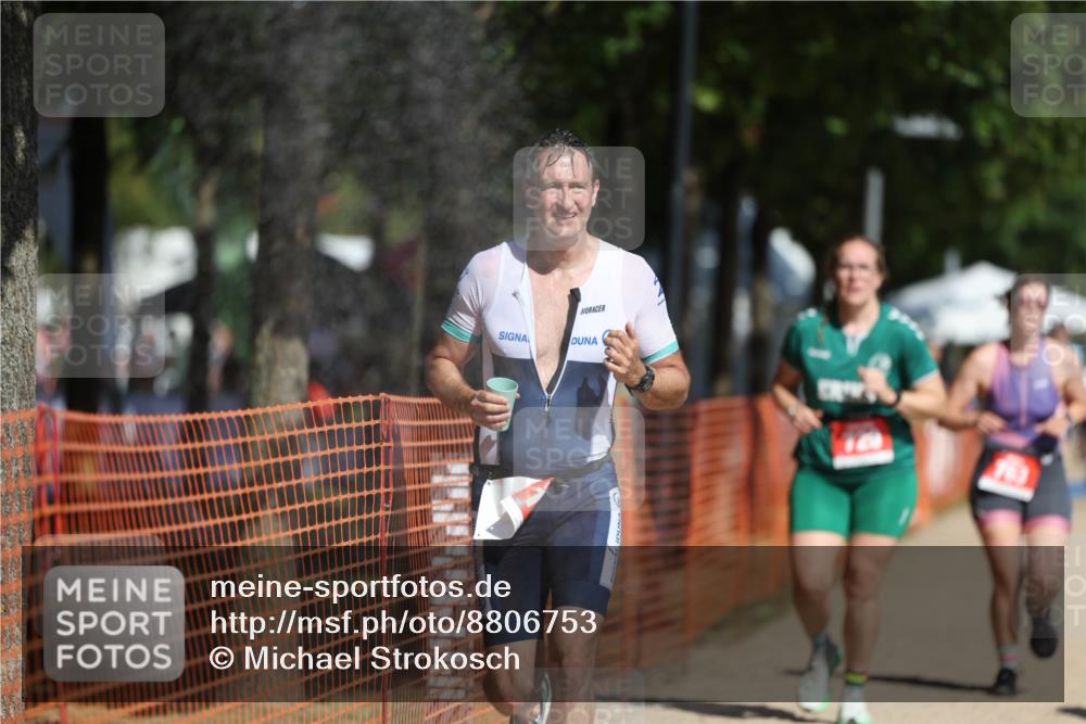 07.09.2025 - 19. Norderstedt Triathlon Michael Strokosch http://msf.ph/oto/8806753 07.09.2025 12:10:29 Laufen 720, 763, 782, 1363 meine-sportfotos.de