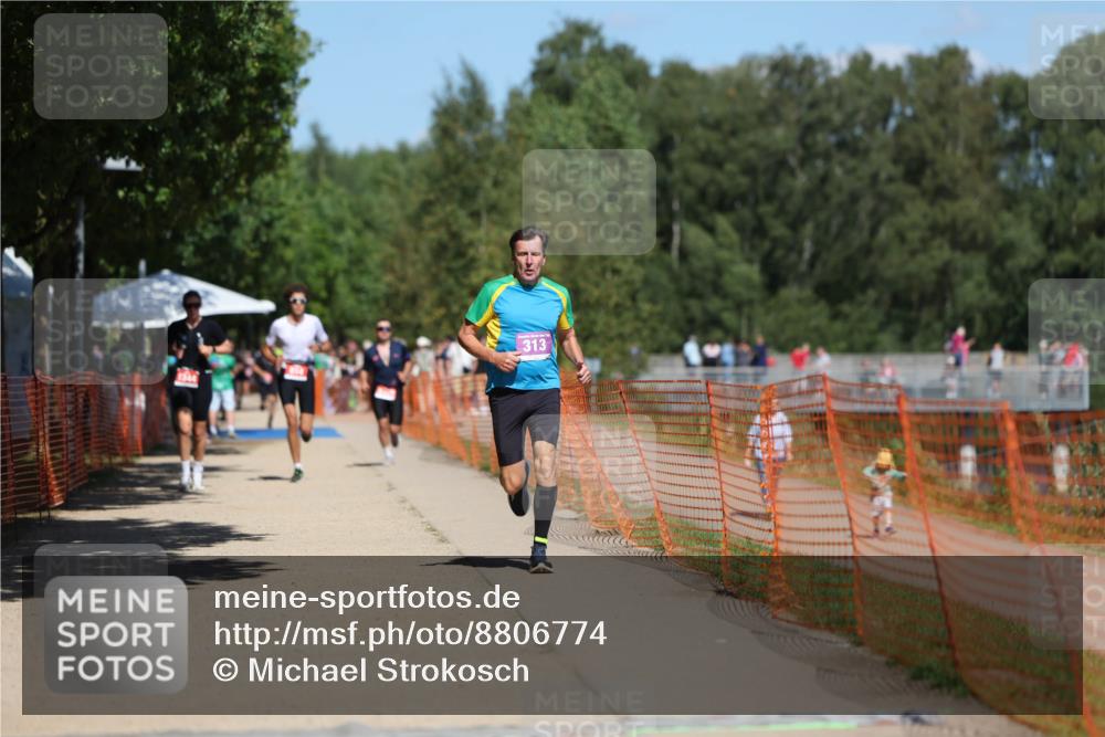 07.09.2025 - 19. Norderstedt Triathlon Michael Strokosch http://msf.ph/oto/8806774 07.09.2025 13:18:24 Laufen 313 meine-sportfotos.de