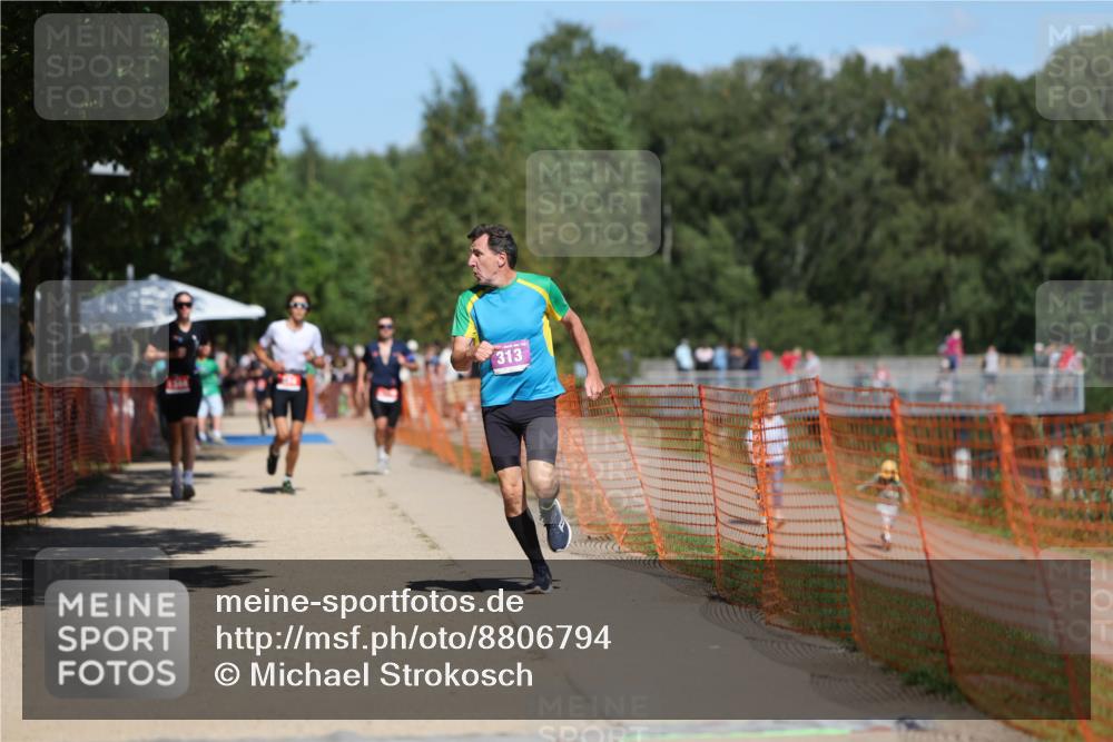 07.09.2025 - 19. Norderstedt Triathlon Michael Strokosch http://msf.ph/oto/8806794 07.09.2025 13:18:24 Laufen 313 meine-sportfotos.de