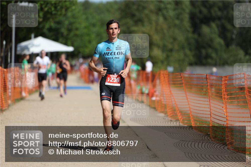 07.09.2025 - 19. Norderstedt Triathlon Michael Strokosch http://msf.ph/oto/8806797 07.09.2025 12:10:38 Laufen 1239 meine-sportfotos.de