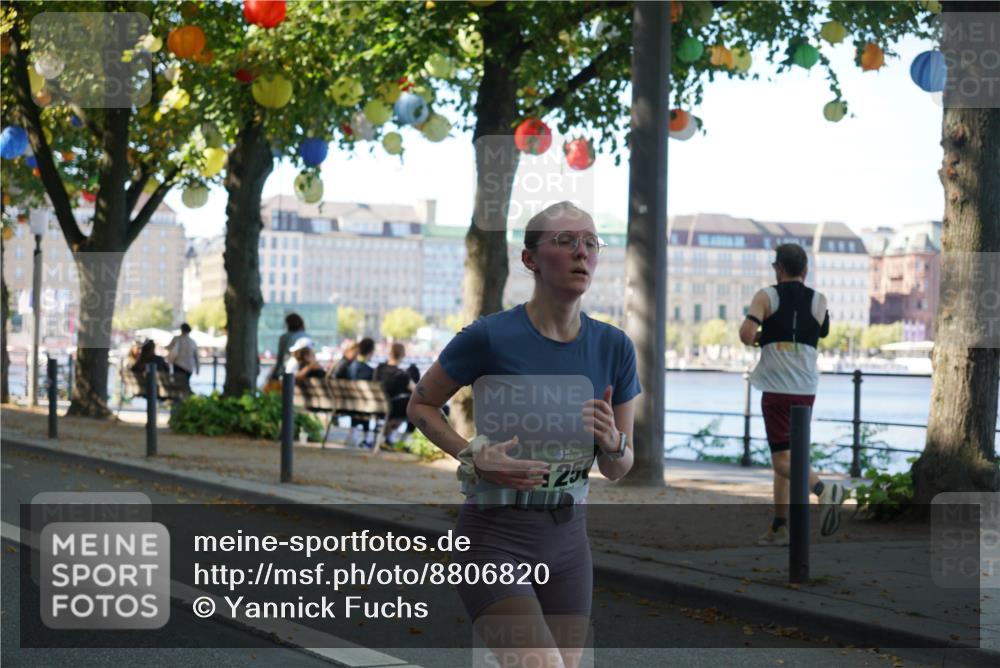 07.09.2025 - BARMER Alsterlauf Yannick Fuchs http://msf.ph/oto/8806820 07.09.2025 11:55:35 Laufen 250 meine-sportfotos.de