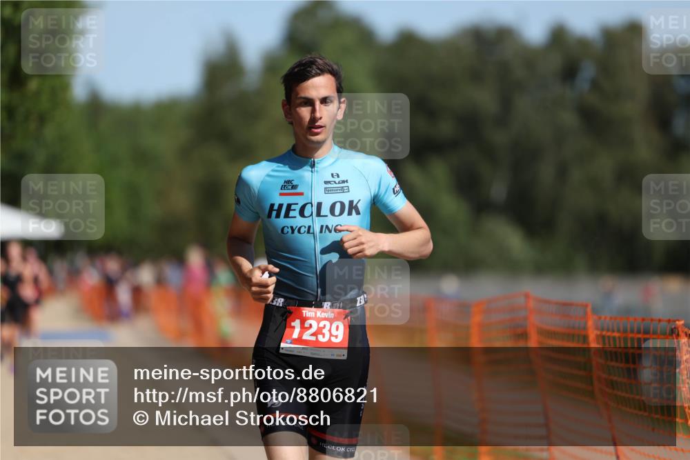 07.09.2025 - 19. Norderstedt Triathlon Michael Strokosch http://msf.ph/oto/8806821 07.09.2025 12:10:40 Laufen 1239 meine-sportfotos.de