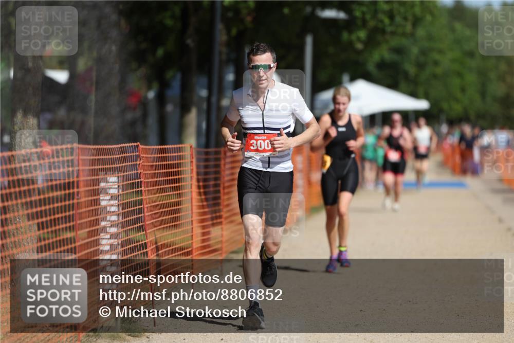 07.09.2025 - 19. Norderstedt Triathlon Michael Strokosch http://msf.ph/oto/8806852 07.09.2025 12:10:47 Laufen 300, 1155 meine-sportfotos.de