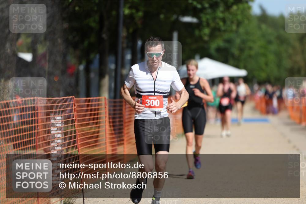 07.09.2025 - 19. Norderstedt Triathlon Michael Strokosch http://msf.ph/oto/8806856 07.09.2025 12:10:48 Laufen 300, 1155 meine-sportfotos.de