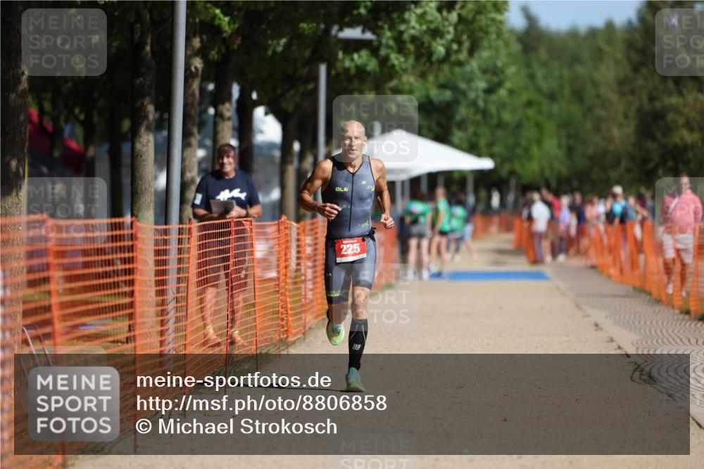 07.09.2025 - 19. Norderstedt Triathlon Michael Strokosch http://msf.ph/oto/8806858 07.09.2025 11:28:34 Laufen 225 meine-sportfotos.de