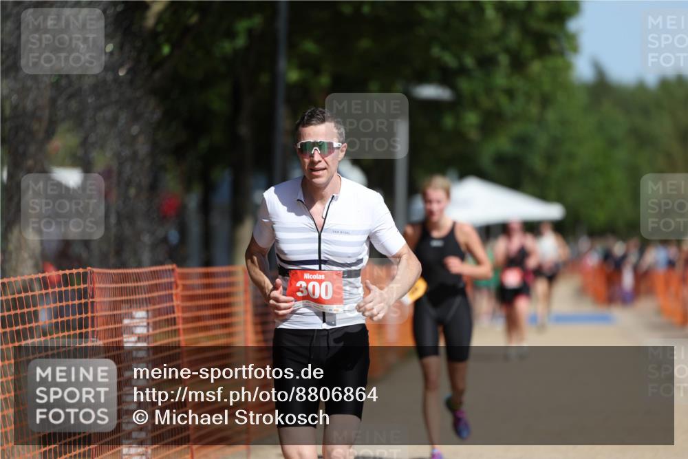 07.09.2025 - 19. Norderstedt Triathlon Michael Strokosch http://msf.ph/oto/8806864 07.09.2025 12:10:48 Laufen 300, 1155 meine-sportfotos.de