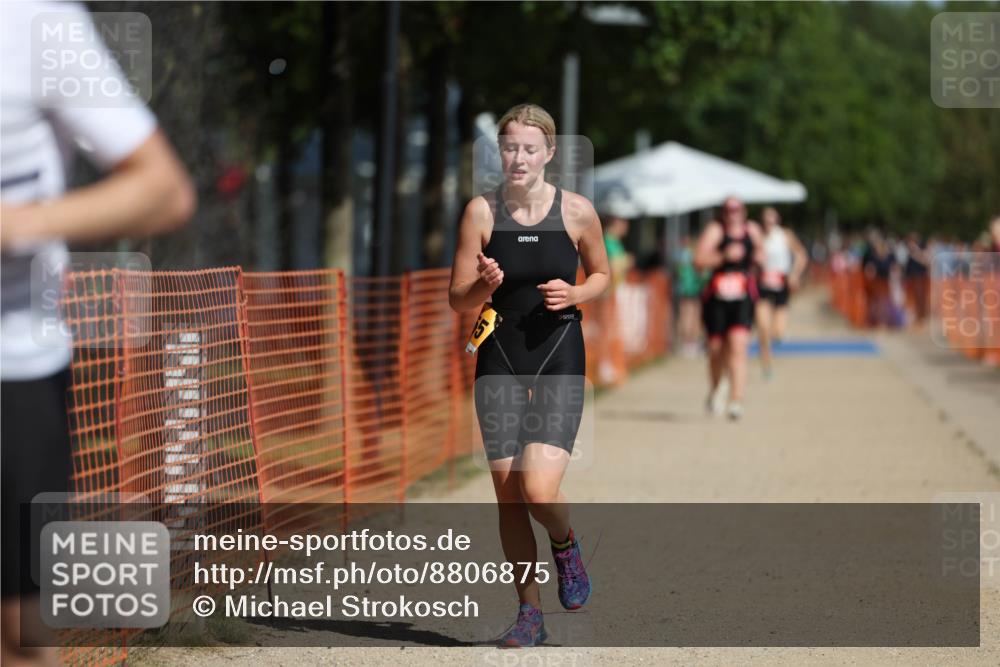 07.09.2025 - 19. Norderstedt Triathlon Michael Strokosch http://msf.ph/oto/8806875 07.09.2025 12:10:50 Laufen 300, 1155 meine-sportfotos.de