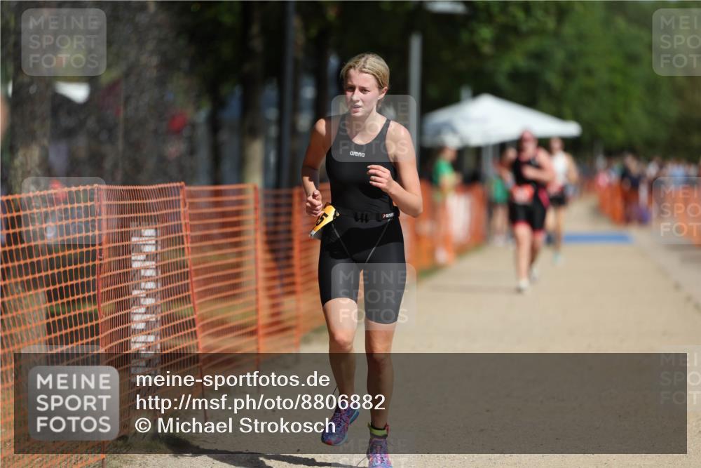 07.09.2025 - 19. Norderstedt Triathlon Michael Strokosch http://msf.ph/oto/8806882 07.09.2025 12:10:50 Laufen 300, 1155 meine-sportfotos.de