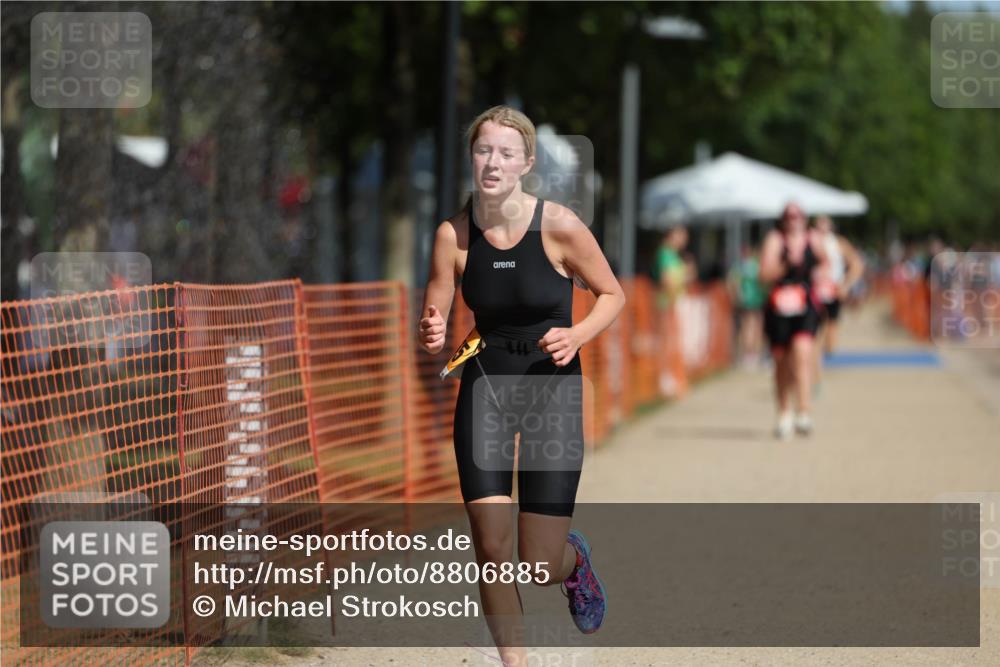 07.09.2025 - 19. Norderstedt Triathlon Michael Strokosch http://msf.ph/oto/8806885 07.09.2025 12:10:51 Laufen 300, 1155 meine-sportfotos.de