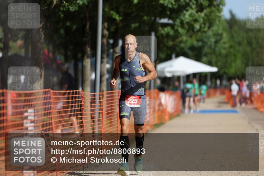 07.09.2025 - 19. Norderstedt Triathlon Michael Strokosch http://msf.ph/oto/8806893 07.09.2025 11:28:35 Laufen 225 meine-sportfotos.de