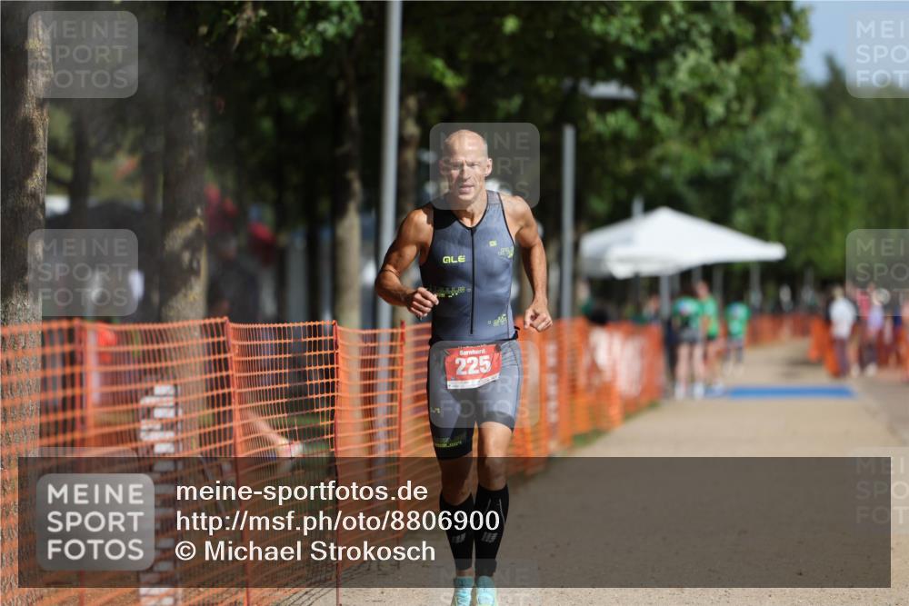 07.09.2025 - 19. Norderstedt Triathlon Michael Strokosch http://msf.ph/oto/8806900 07.09.2025 11:28:35 Laufen 225 meine-sportfotos.de