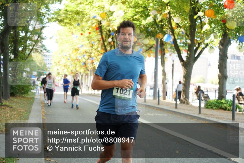 07.09.2025 - BARMER Alsterlauf Yannick Fuchs http://msf.ph/oto/8806947 07.09.2025 11:55:44 Laufen 1021 meine-sportfotos.de