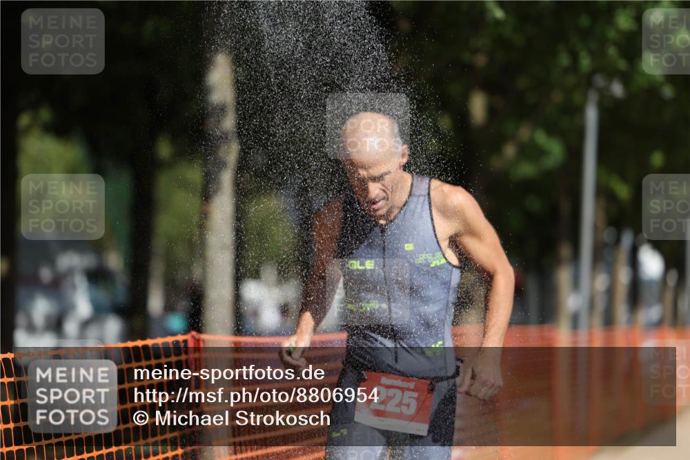 07.09.2025 - 19. Norderstedt Triathlon Michael Strokosch http://msf.ph/oto/8806954 07.09.2025 11:28:38 Laufen 225 meine-sportfotos.de