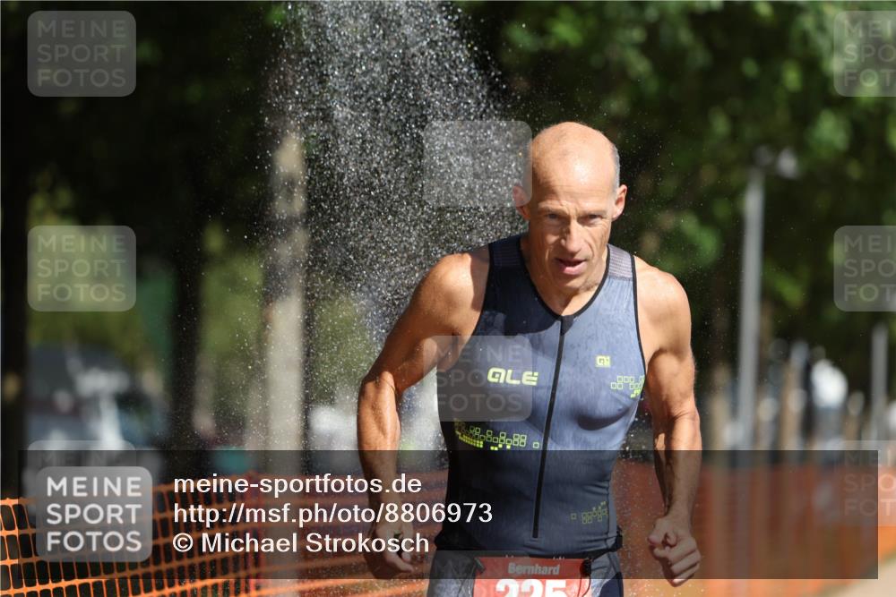 07.09.2025 - 19. Norderstedt Triathlon Michael Strokosch http://msf.ph/oto/8806973 07.09.2025 11:28:38 Laufen 225 meine-sportfotos.de