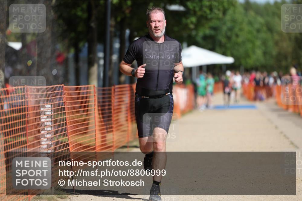 07.09.2025 - 19. Norderstedt Triathlon Michael Strokosch http://msf.ph/oto/8806999 07.09.2025 12:11:16 Laufen 729, 787 meine-sportfotos.de