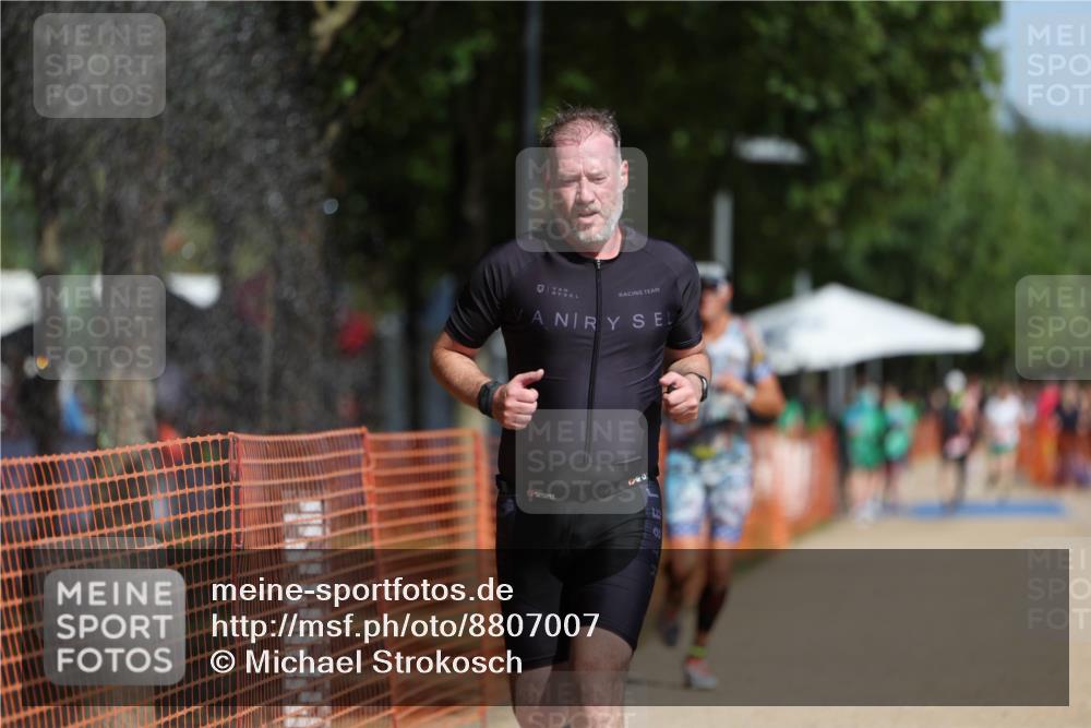 07.09.2025 - 19. Norderstedt Triathlon Michael Strokosch http://msf.ph/oto/8807007 07.09.2025 12:11:17 Laufen 729, 787 meine-sportfotos.de