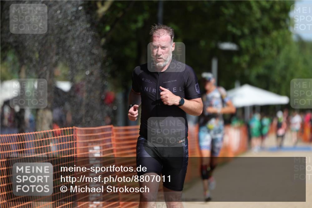 07.09.2025 - 19. Norderstedt Triathlon Michael Strokosch http://msf.ph/oto/8807011 07.09.2025 12:11:17 Laufen 729, 787 meine-sportfotos.de