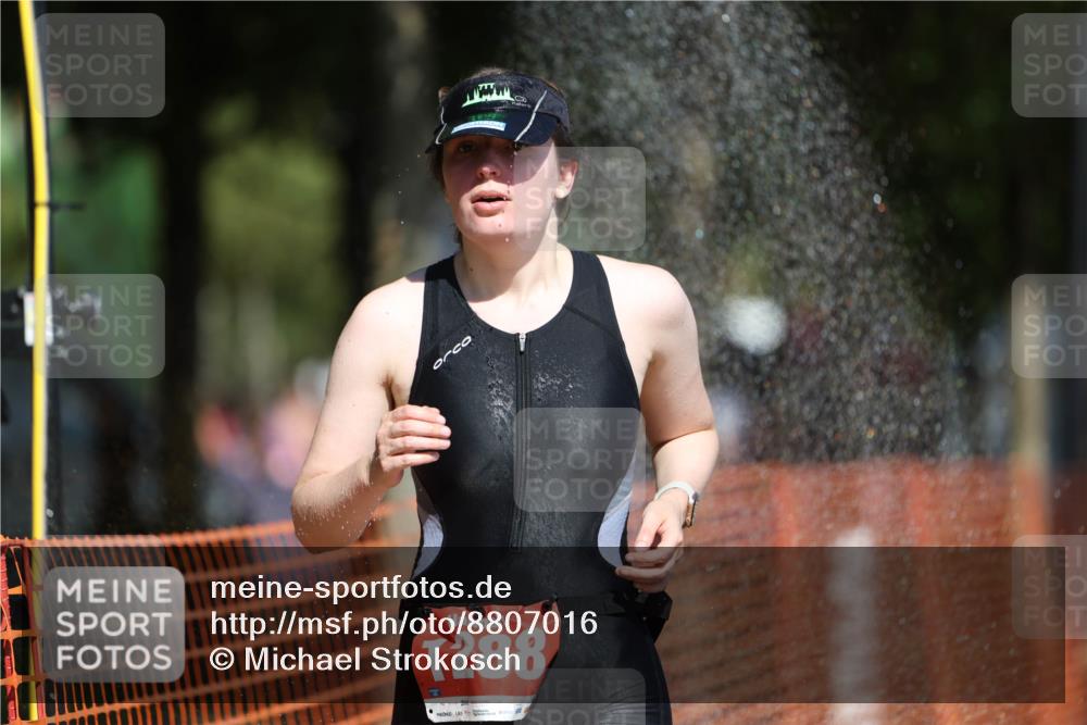 07.09.2025 - 19. Norderstedt Triathlon Michael Strokosch http://msf.ph/oto/8807016 07.09.2025 12:40:40 Laufen 146, 170, 709, 1288, 1392 meine-sportfotos.de