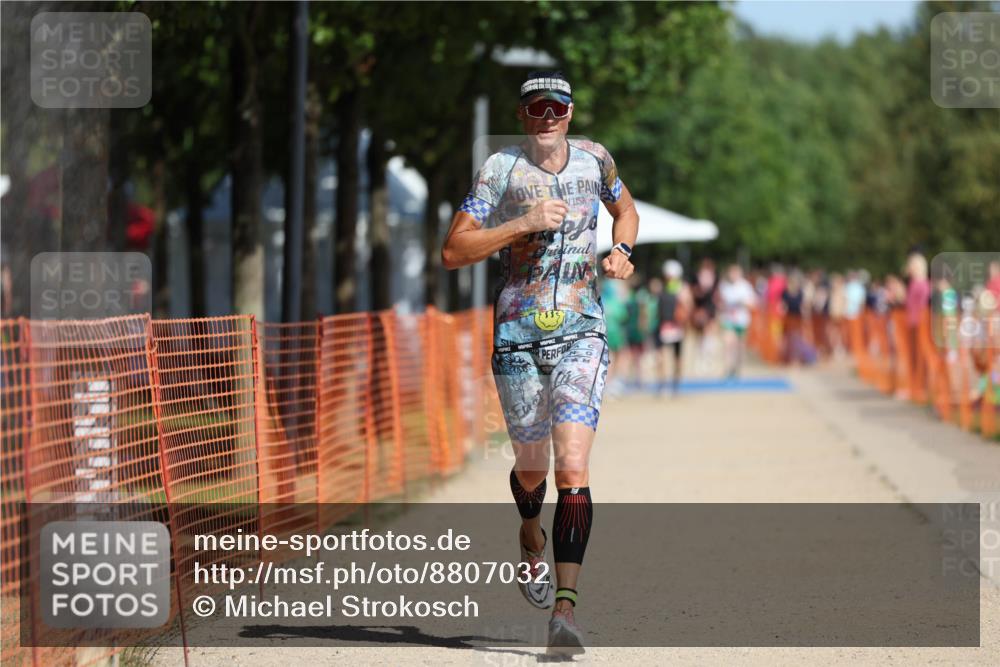 07.09.2025 - 19. Norderstedt Triathlon Michael Strokosch http://msf.ph/oto/8807032 07.09.2025 12:11:19 Laufen 729, 787 meine-sportfotos.de