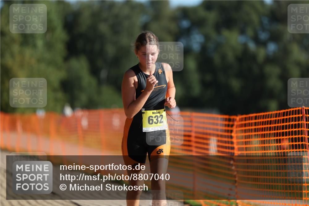 07.09.2025 - 19. Norderstedt Triathlon Michael Strokosch http://msf.ph/oto/8807040 07.09.2025 09:47:48 Laufen 632 meine-sportfotos.de