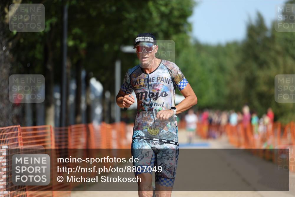 07.09.2025 - 19. Norderstedt Triathlon Michael Strokosch http://msf.ph/oto/8807049 07.09.2025 12:11:20 Laufen 729, 787 meine-sportfotos.de