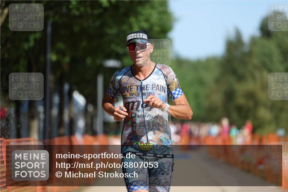 07.09.2025 - 19. Norderstedt Triathlon Michael Strokosch http://msf.ph/oto/8807053 07.09.2025 12:11:21 Laufen 729, 787 meine-sportfotos.de