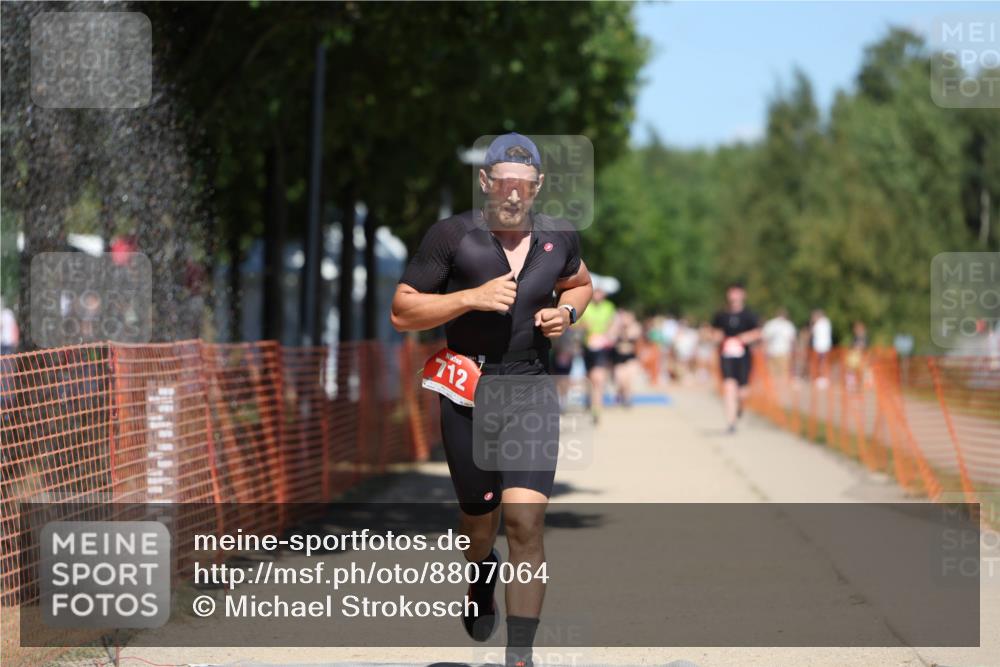 07.09.2025 - 19. Norderstedt Triathlon Michael Strokosch http://msf.ph/oto/8807064 07.09.2025 13:18:43 Laufen 712 meine-sportfotos.de