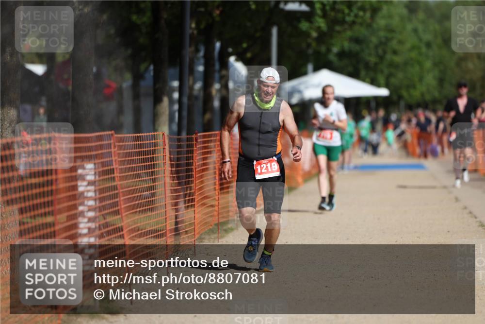 07.09.2025 - 19. Norderstedt Triathlon Michael Strokosch http://msf.ph/oto/8807081 07.09.2025 12:11:33 Laufen 719, 1219 meine-sportfotos.de